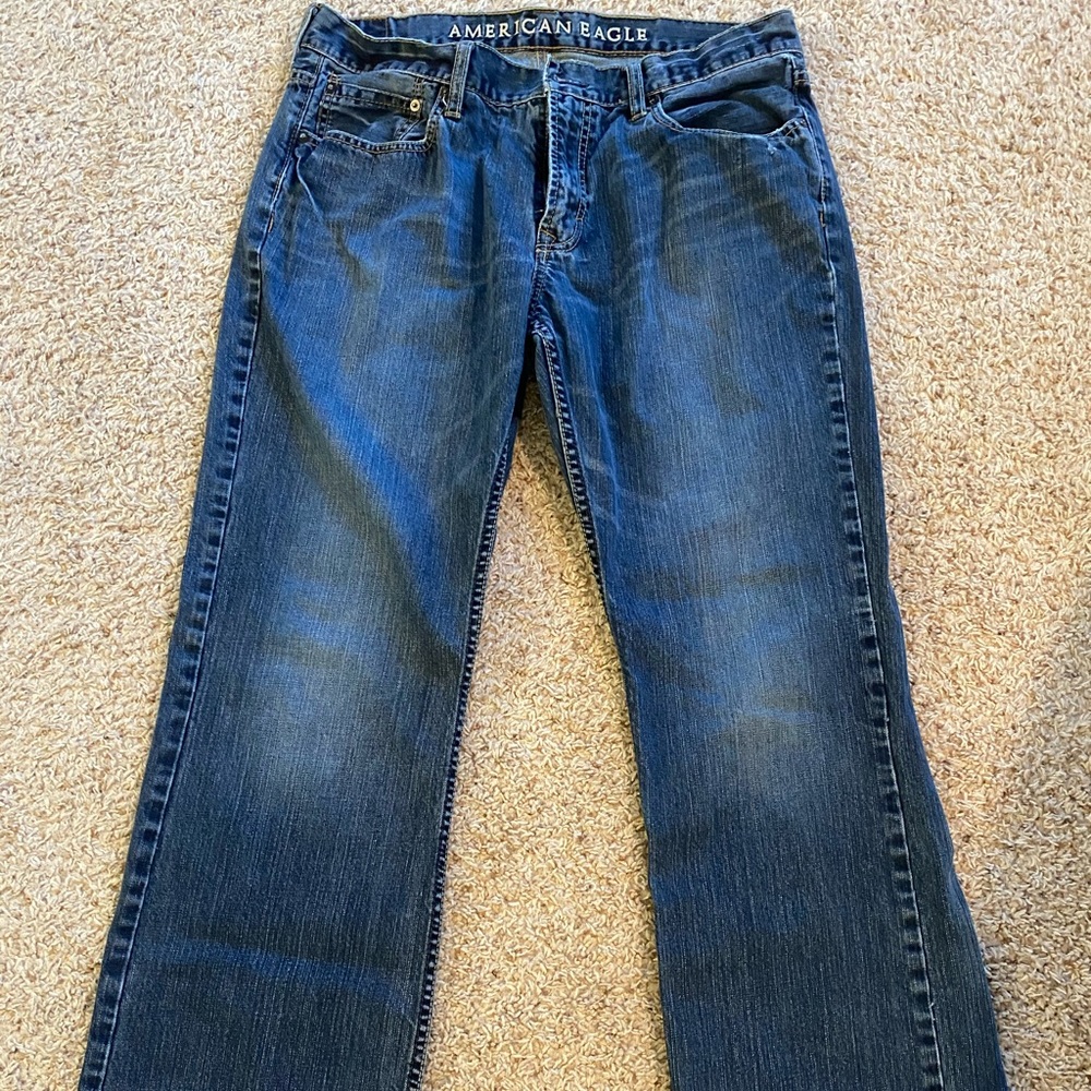 American Eagle men’s low rise boot cut jeans